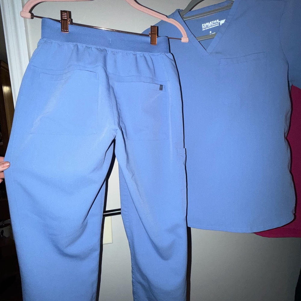 Fabletics Sky Blue Scrub Set